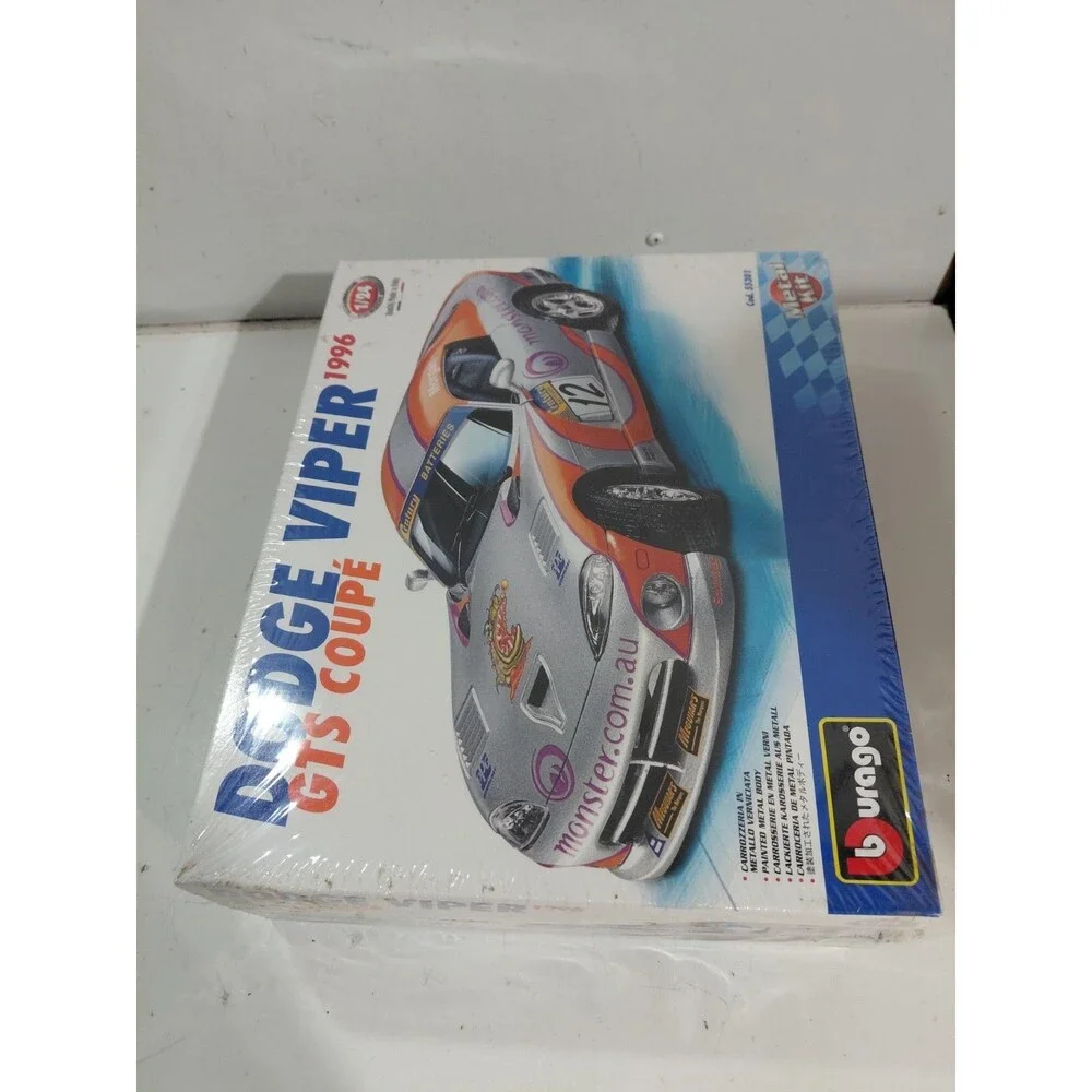 NIP Bburago 5631 1:24 DieCast Monster.com 1996 Dodge Viper GTS Race Car Kit